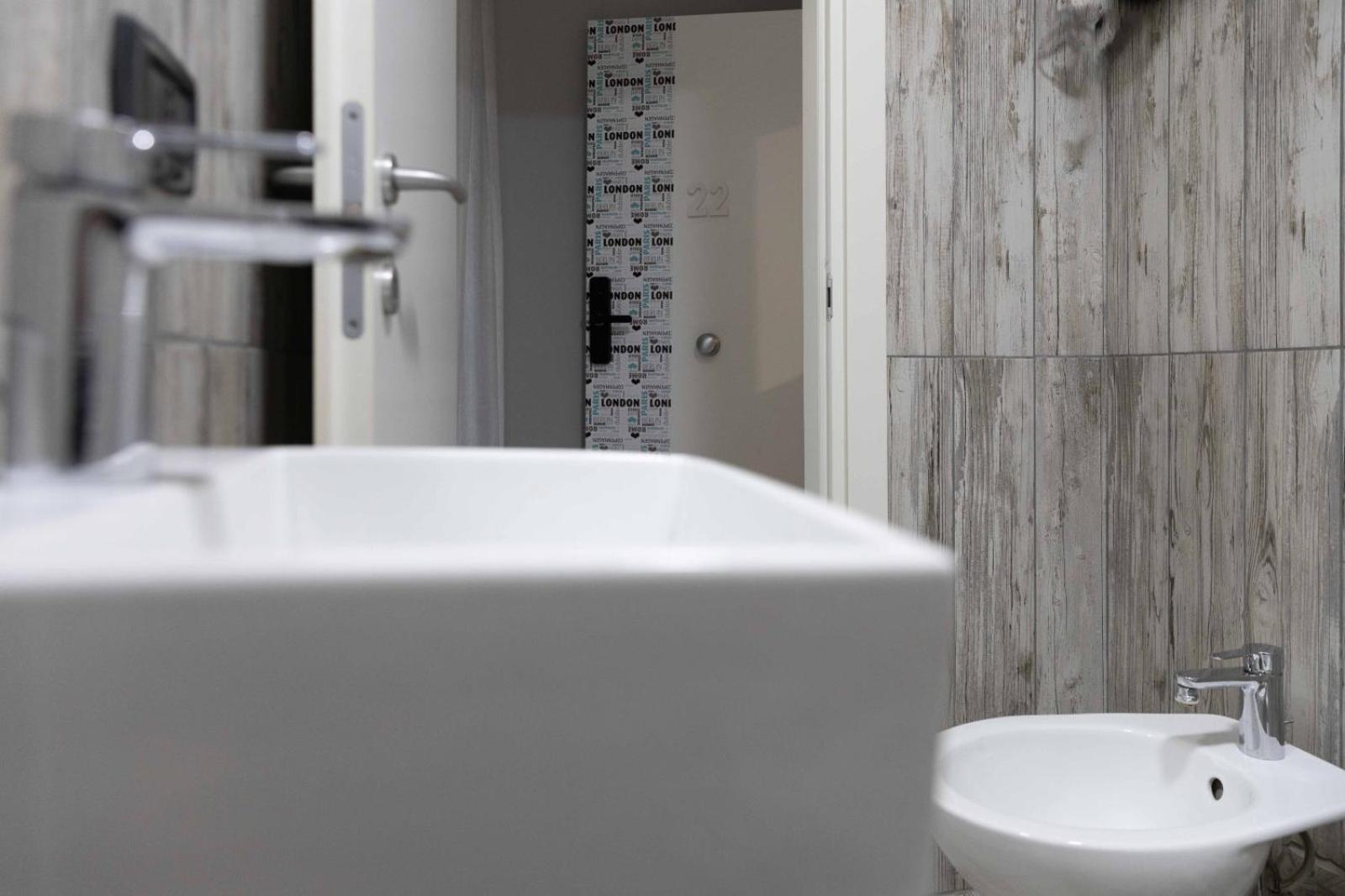 Stay In The Heart Of Salerno - Near The Duomo "La Finestra Sul Borgo" 外观 照片